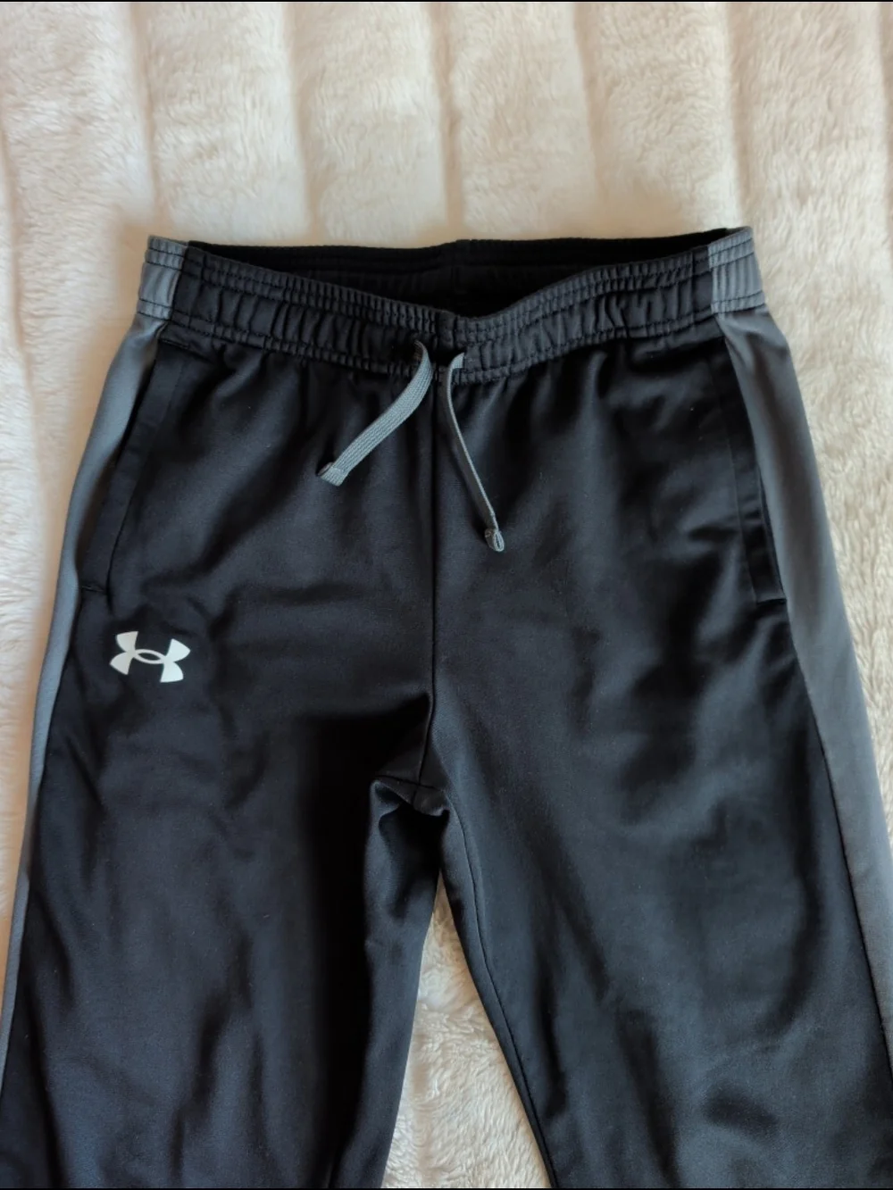 Boys' Nike/Under Armour Clothing Bundle Sz Medium